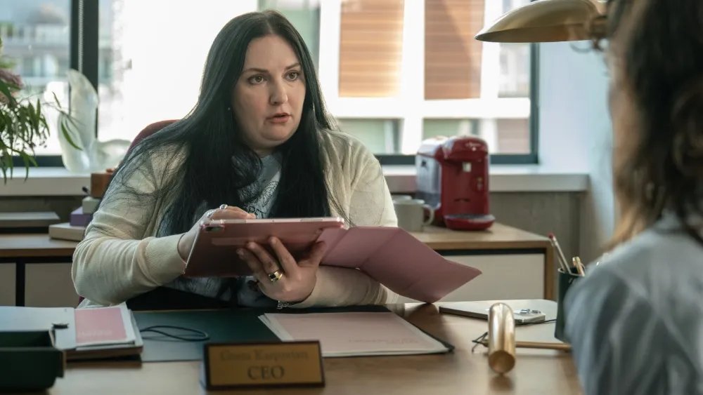 Lena Dunham in First Look at Channel 4’s A24 Drama ‘It Gets Worse’