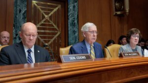Bipartisan senators press Trump to scrap Russia diesel deal