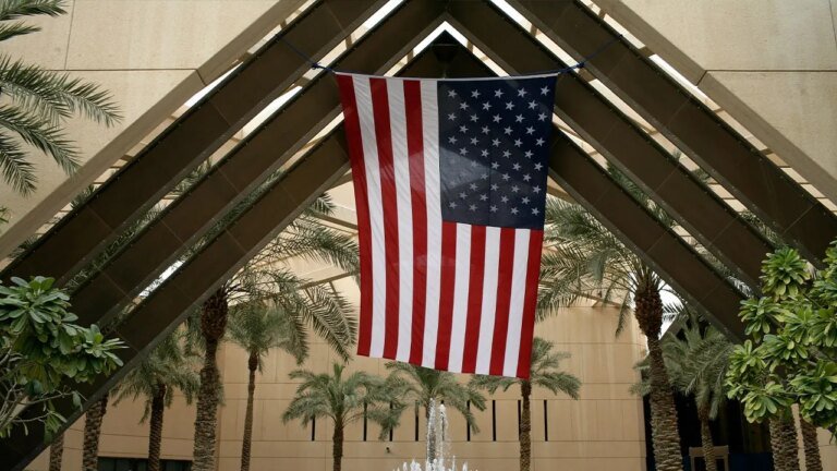 Trump orders US government staff out of Saudi Arabia amid Houthi attacks